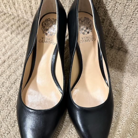 Vince Camuto Black Heels - Picture 3 of 3